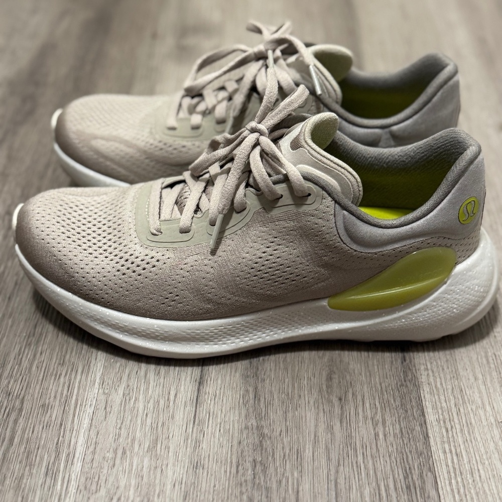 Lululemon Beyond feel women running shoes